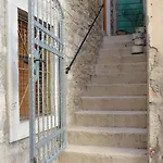 Salvezani *