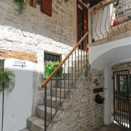 Salvezani Apartment