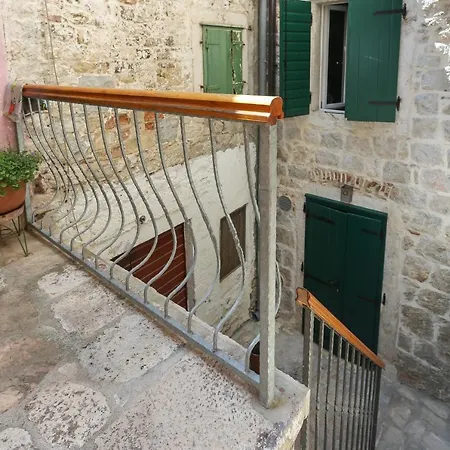 Salvezani