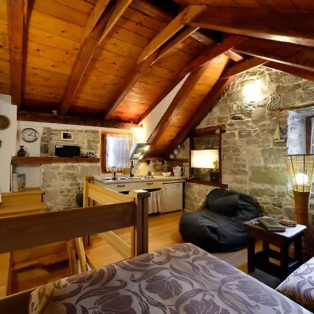 Salvezani Apartment *
