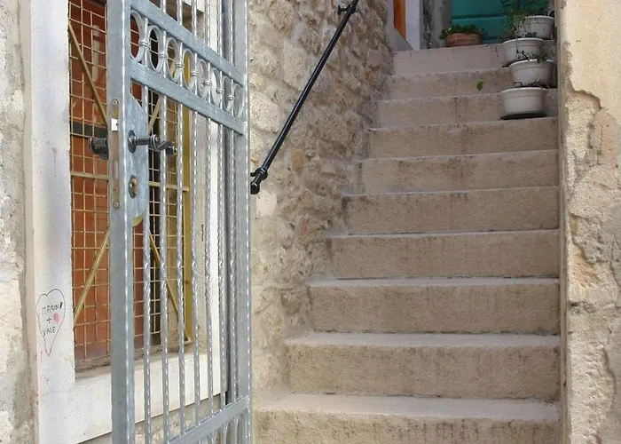 아파트먼트 살베자니 *